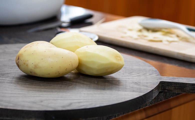 peel-potatoes-for-air-fryer